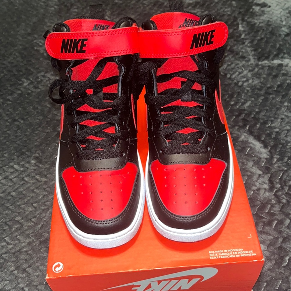 Nike Court Borough Mid Sneakers